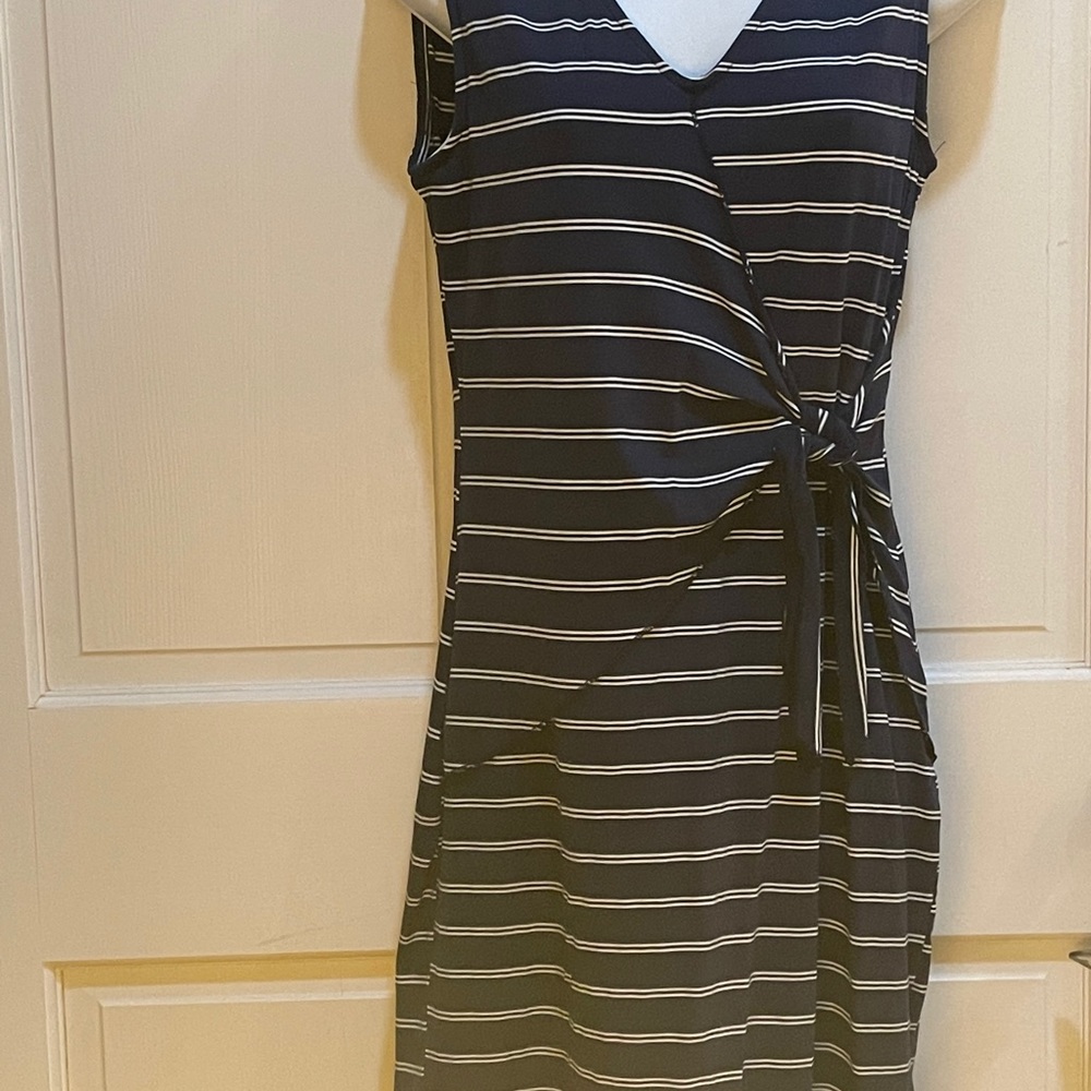 Straight line summer sleeveless dress